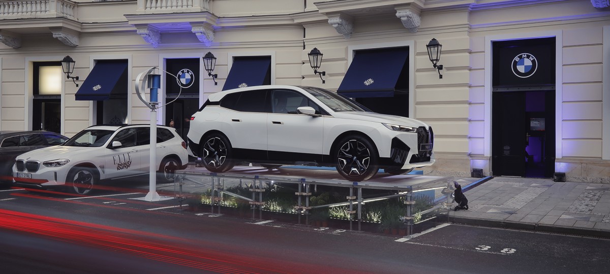 BMW pripravilo pre Medzinárodný filmový festival v Karlových Varoch takmer 80 vozidiel.