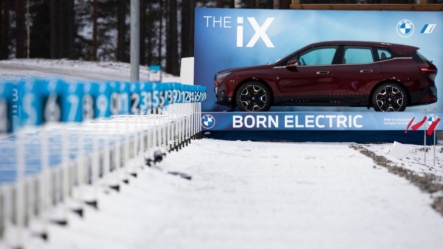 Born Electric: Plne elektrický model BMW iX bude stredobodom zimných športových aktivít značky BMW.